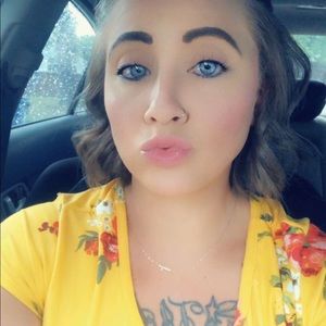 Meet your Posher, Alisha